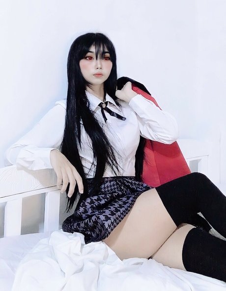 Akari Cos model sexy pics