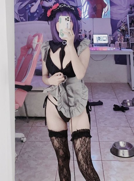 Akari Cos nude model pictures