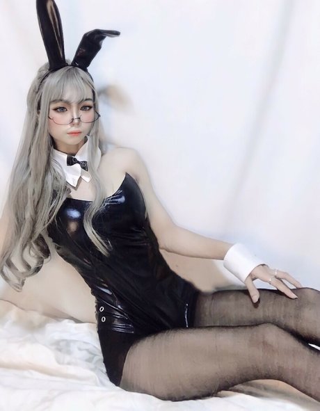 Akari Cos pornstar erotic gallery