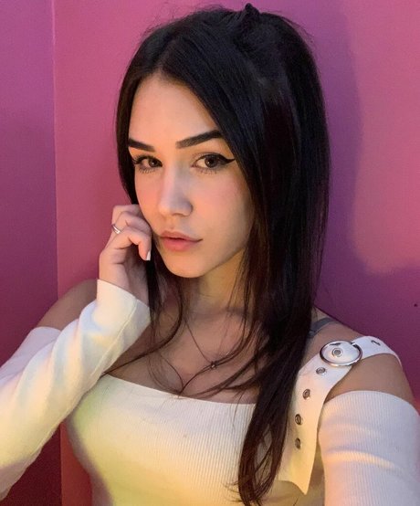 MariMind pornographic model pics