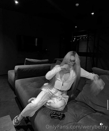 weryberry perfect actress pic