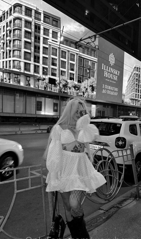 weryberry free actress photo