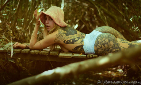 weryberry nudes actress photo