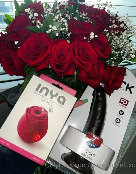 lesbian kissing onlyfans hot porn archive