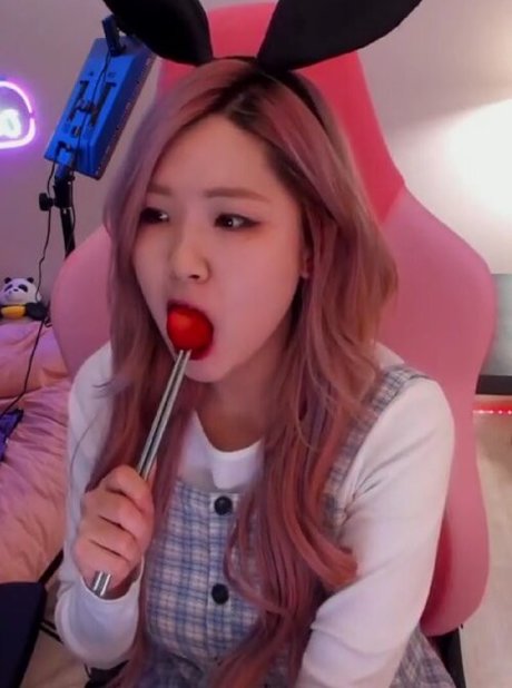 HAchubby sexy actress pictures