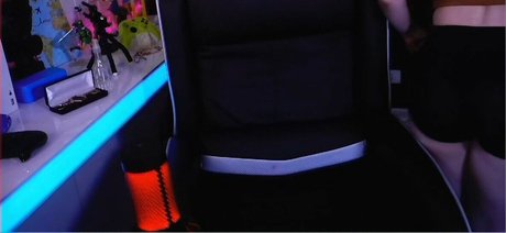 Haru Jiggly adult star galleries