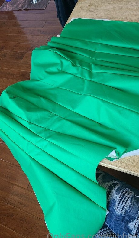 riibbon model nude image