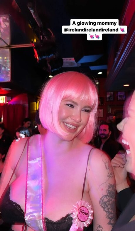 Ireland Baldwin erotic actress photo