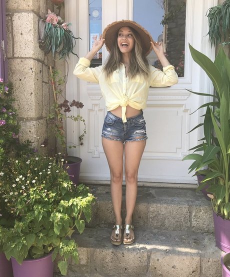 iremsukamber top actress img