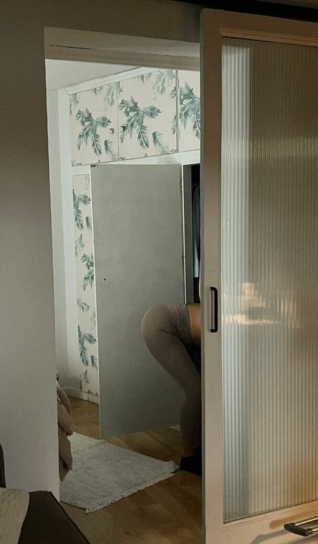 female asian onlyfans xxx images