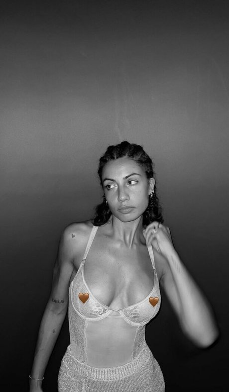 Maria Mood free pornstar archive