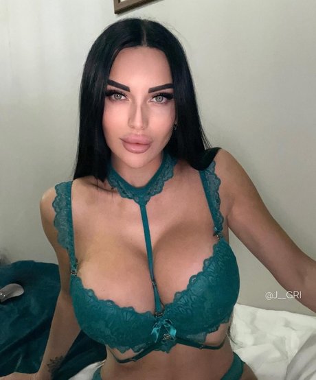 j__gri model adult pics