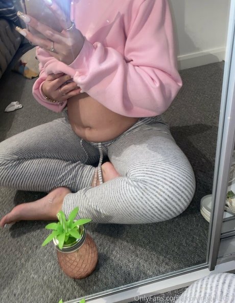 growinggirl1617 model images