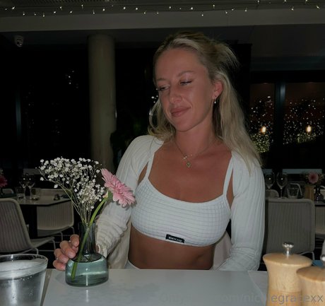 Nicole Grace adult star pics