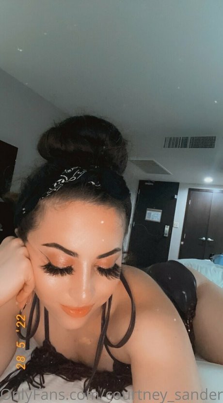 Courtney Sanderson model porn gallery