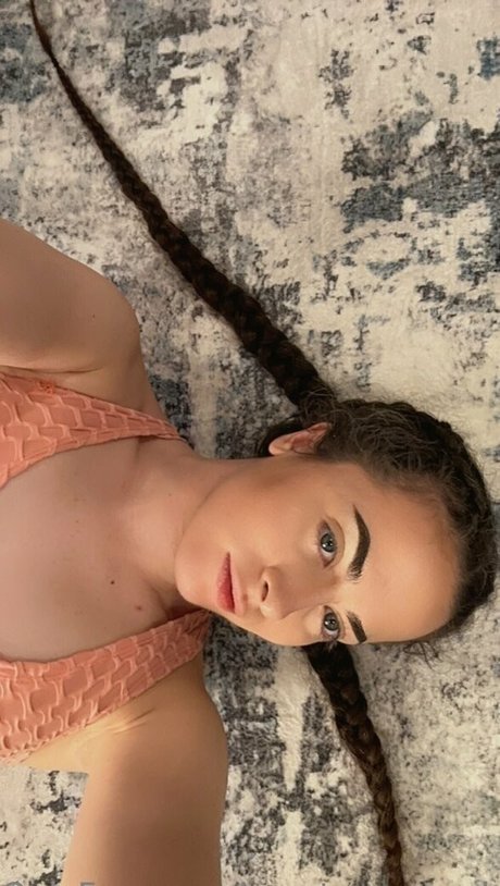 Courtney Sanderson pretty pornstar pics