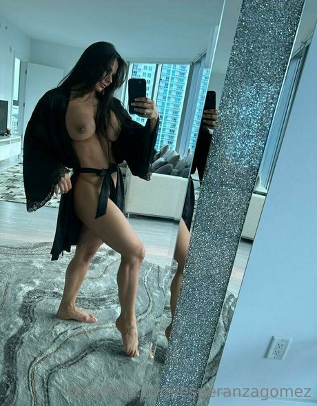 Esperanzagomez hot star photo