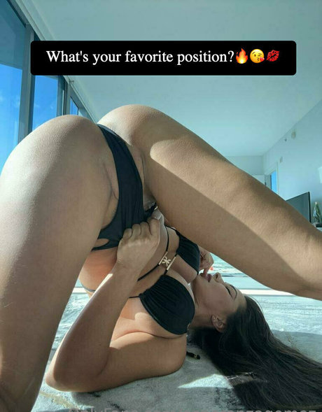 Esperanzagomez Quick model image