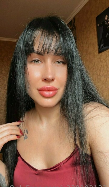 lusty queen pornstar exclusive image