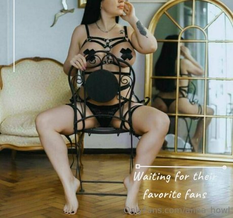 lusty queen pretty actress galleries