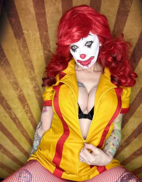 Sage Griffin model nude photo