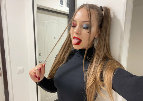 ann exclusive sexy star photos