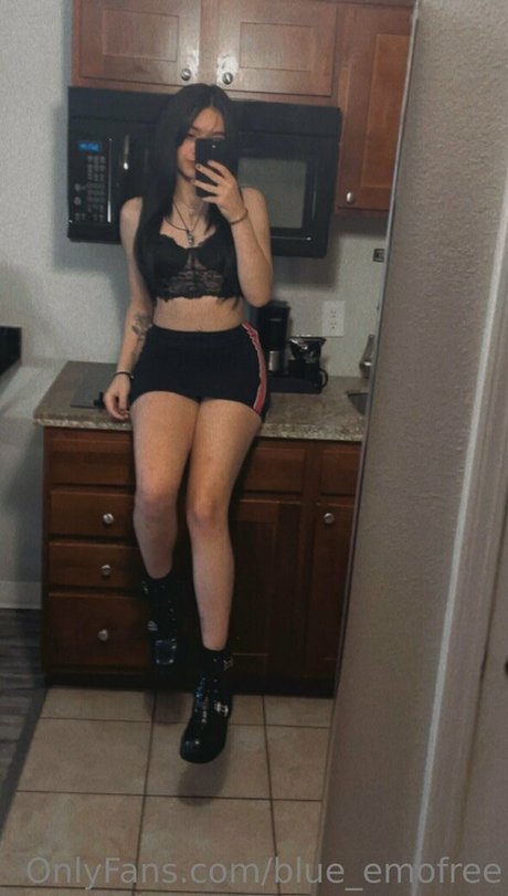 blue emofree model porn archive