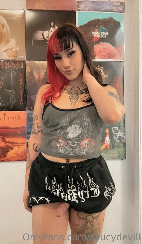 saucydevill erotic pornstar img