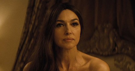 Monica Bellucci nude model photos