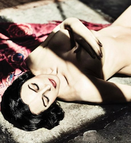 Monica Bellucci high quality model gallery