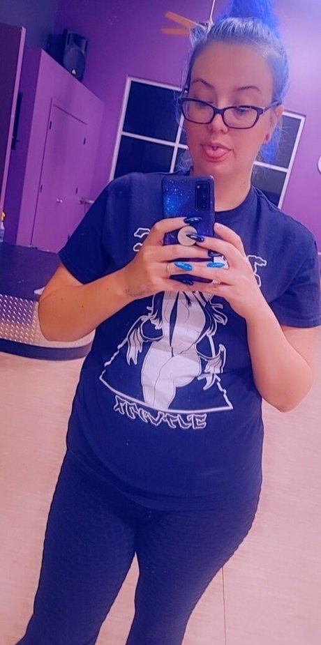 blubodygloss nice actress photos