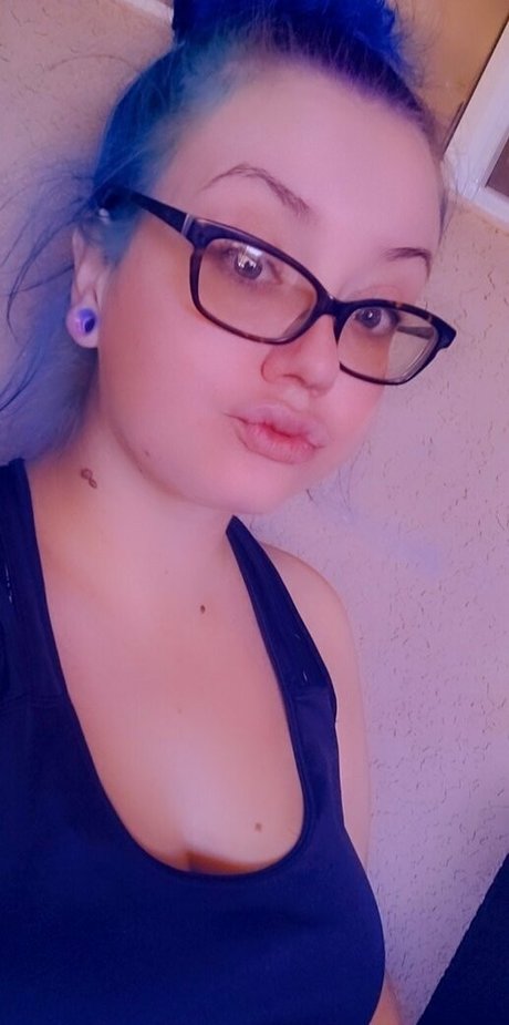 blubodygloss xxx model photo