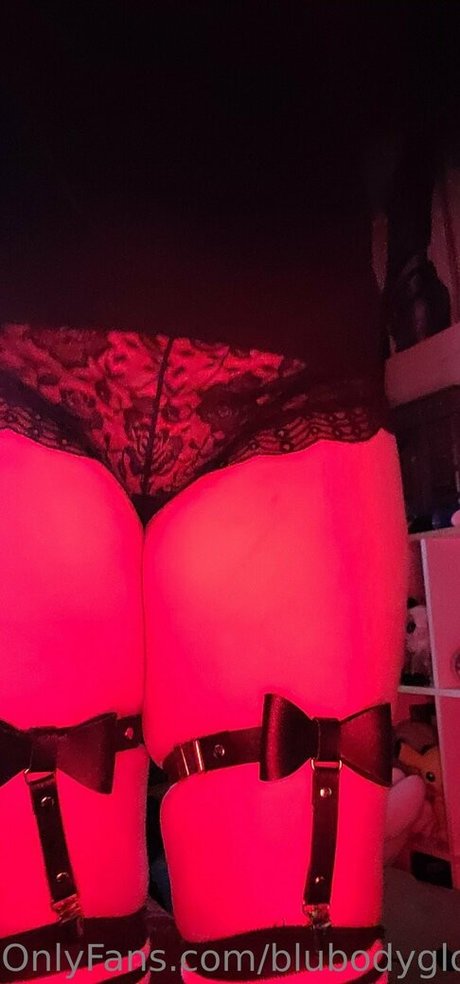 blubodygloss model nude pictures