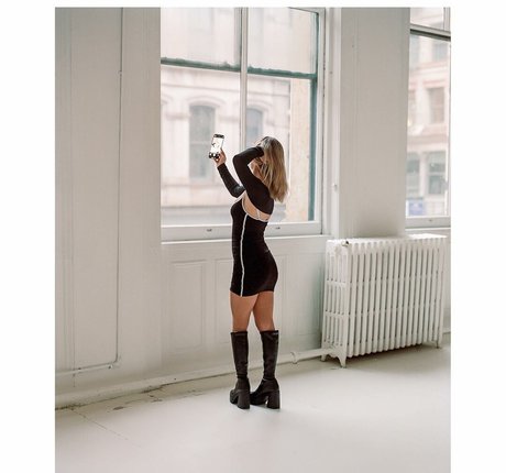 Claudia Conway sexy star galleries