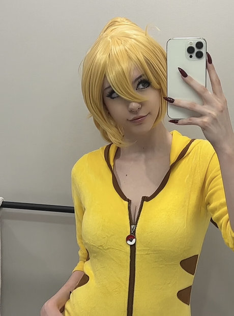 emiki28 nudes actress pictures