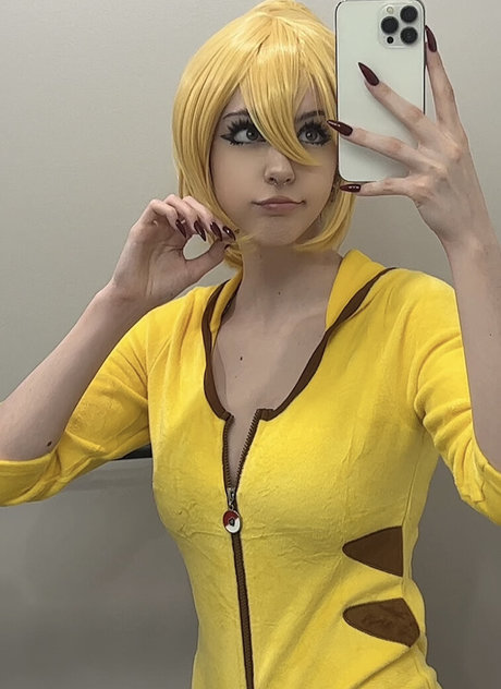 emiki28 model high quality pic