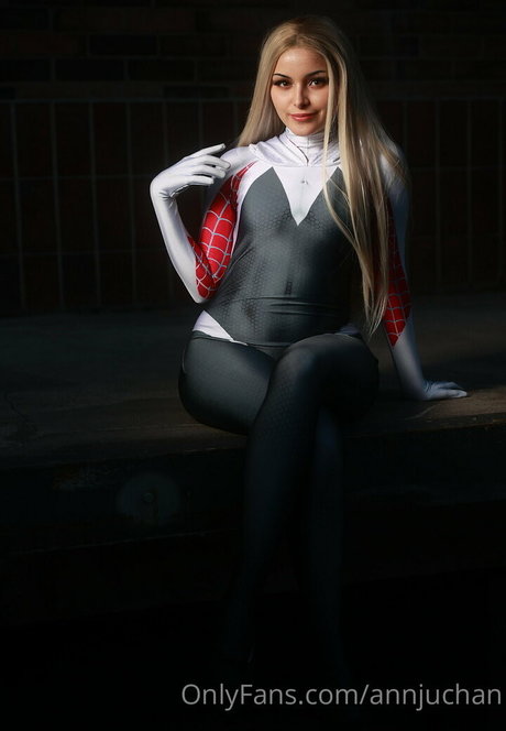 Annju Chan star hot images