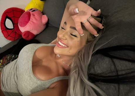 Viperous model adult images