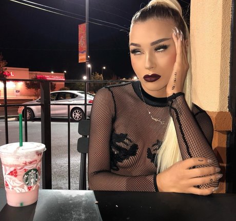 Viperous erotic star pic