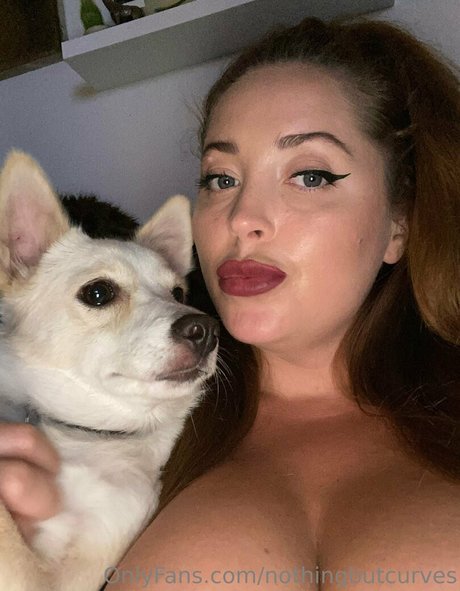 nothingbutcurves erotic model image