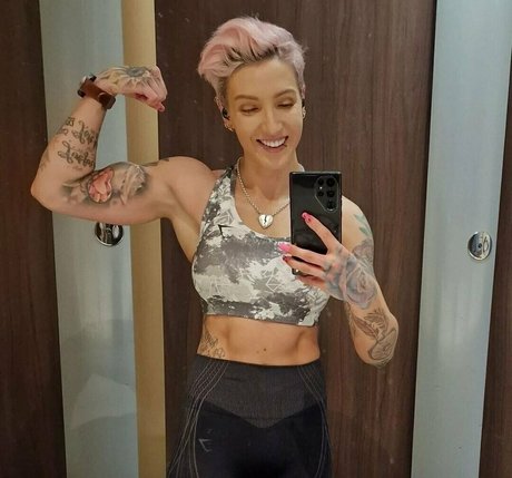 who on earth is anna model naked archive