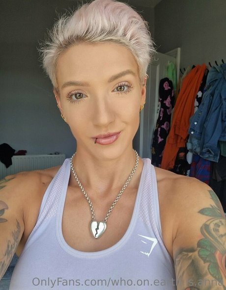 who on earth is anna nudes pornstar picture