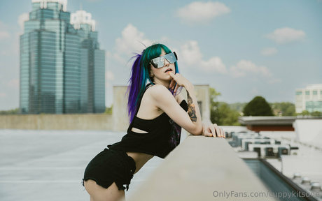 cuppykitsune pornographic model photo