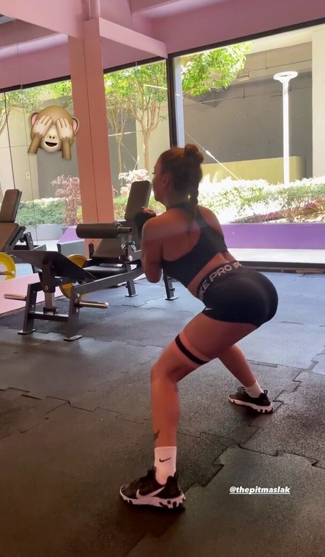 neskaranow pornographic model pics