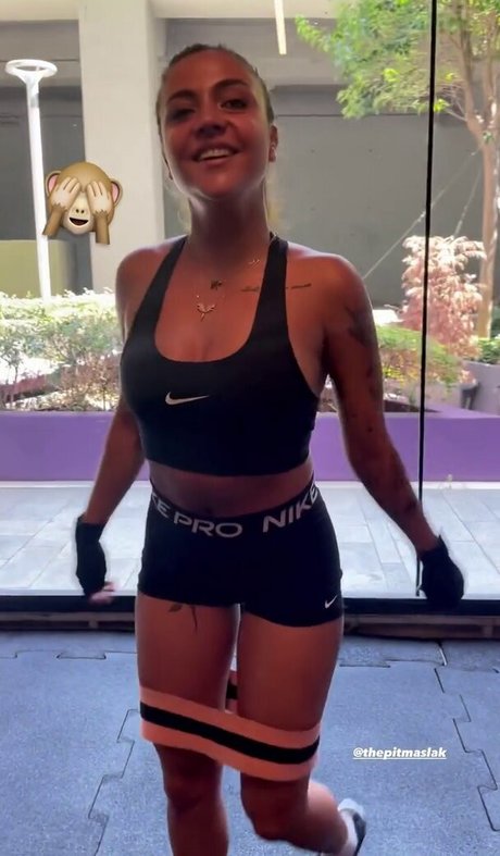 neskaranow pornstar sex galleries