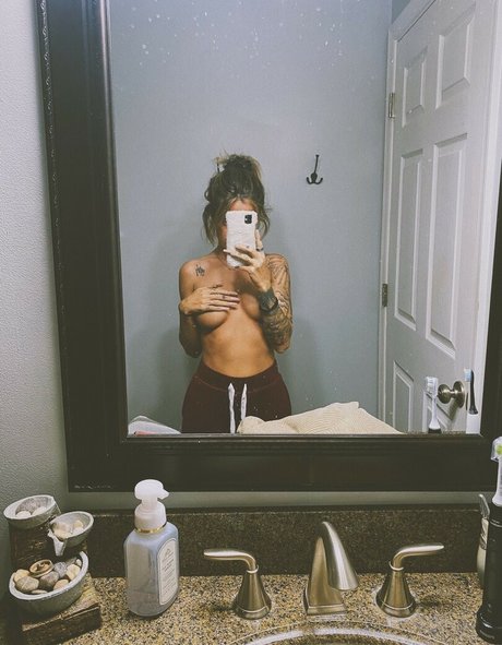 keirstinmurphy naked model photo