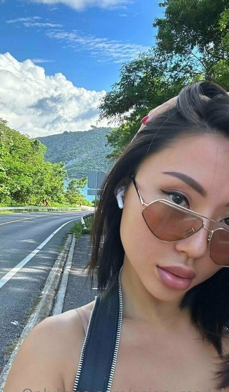 asian model Quick model image