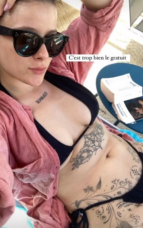 Aude a La Joie naked star pics