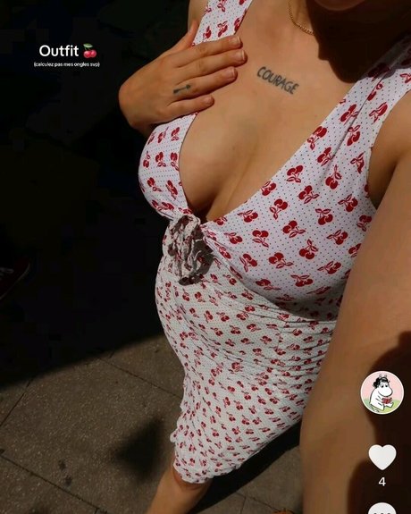 Aude a La Joie nude star picture