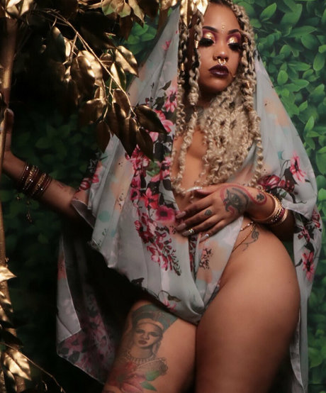 rebelliouschantele model nudes pic